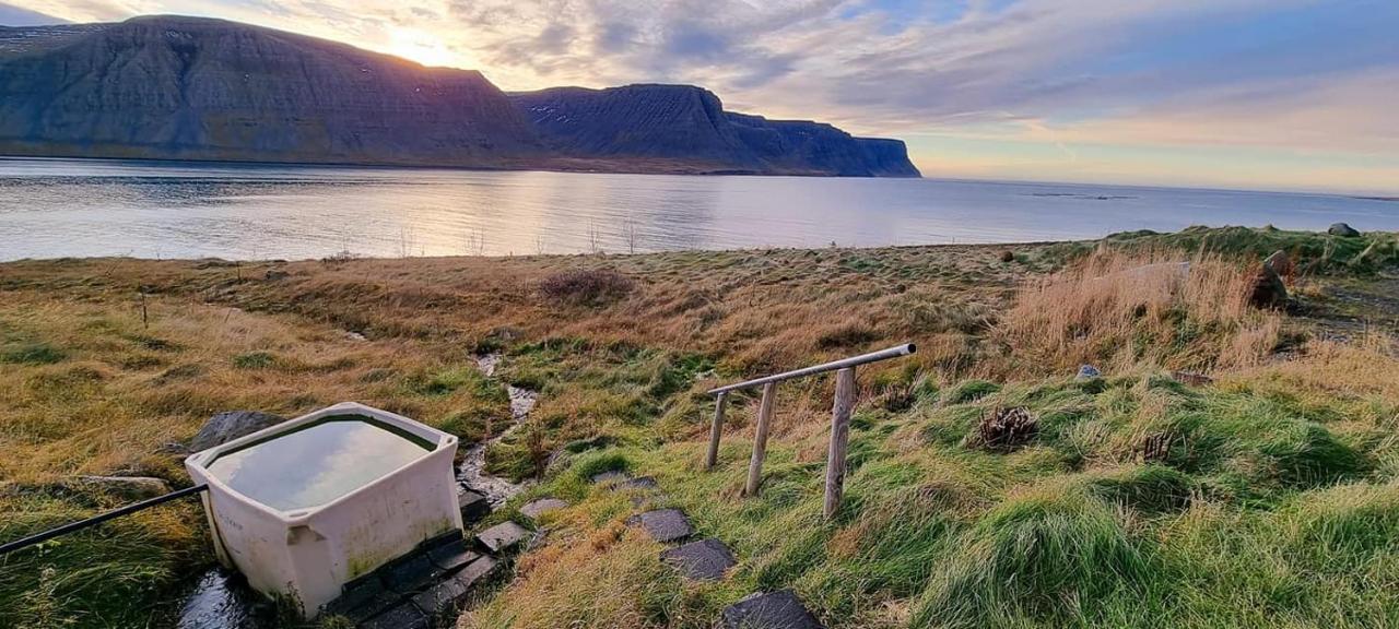 Dixon Cabin Nr. 7 / Dixon Sumarhus Nr. 7 @Kirkjubraut Talknafjordur المظهر الخارجي الصورة